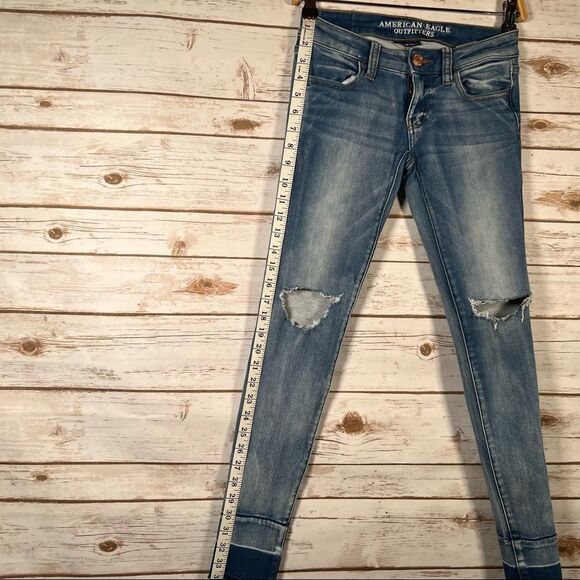 AMERICAN Eagle Outfitters | 360 Stretch Jeggings | Ripped Jeans Look - Picture 6 of 15